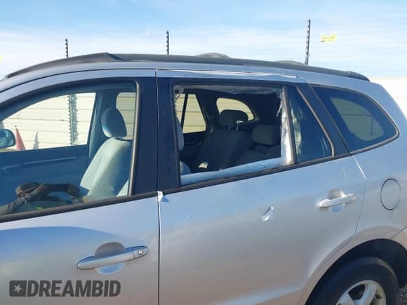 ✅ 2008 Hyundai Santa Fe GLS • VIN: 5NMSG73D38H153544 • Lot: 43913075. Wystawiony na IAAI z przebiegiem 103 363 mil. Bezpłatny archiwum sprzedaży aukcyjnych z USA i szczegółowy raport historii pojazdu na DreamBid. Zdjęcie 6.