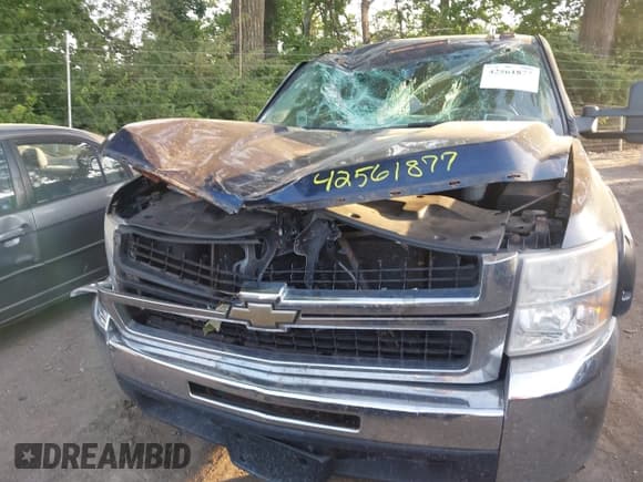 ✅ 2009 Chevrolet Silverado 2500HD LT • VIN: 1GCHK59K99E155855 • Lot: 42561877. Wystawiony na IAAI z przebiegiem 70 153 mil. Bezpłatny archiwum sprzedaży aukcyjnych z USA i szczegółowy raport historii pojazdu na DreamBid. Zdjęcie 6.