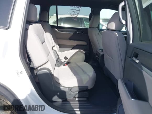 ✅ 2025 GMC Acadia FWD Elevation • VIN: 1GKENKRS3SJ117886 • Lot: 42246812. Wystawiony na IAAI z przebiegiem 1 956 mil. Bezpłatny archiwum sprzedaży aukcyjnych z USA i szczegółowy raport historii pojazdu na DreamBid. Zdjęcie 8.