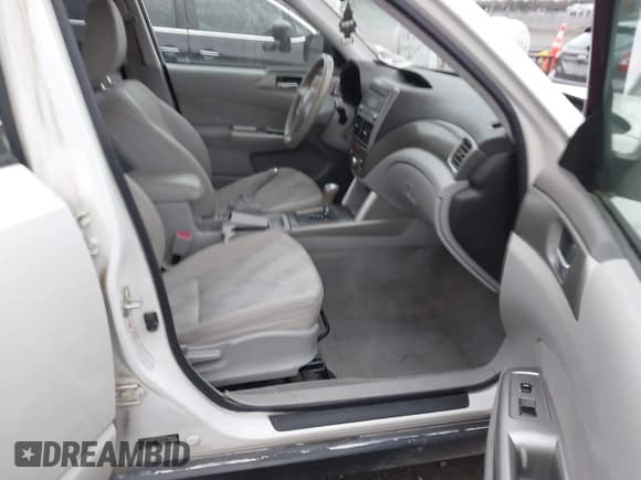 ✅ 2009 Subaru Forester X • VIN: JF2SH63689H721462 • Lot: 43787908. Listed on IAAI with 139,674 mi. Free auction sales archive from the USA and detailed vehicle history report at DreamBid. Image 5.