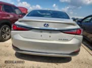 ✅ 2021 Lexus ES 300h Ultra Luxury • VIN: 58AFA1C15MU001648 • Lot: 68773075. Listed on Copart with 38,703 mi. Free auction sales archive from the USA and detailed vehicle history report at DreamBid. Image 6.