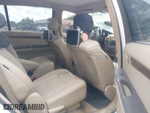 ✅ 2011 Mercedes-Benz R 350 • VIN: 4JGCB6FE1BA118094 • Lot: 43041580. Listed on IAAI with 164,146 mi. Free auction sales archive from the USA and detailed vehicle history report at DreamBid. Image 8.