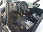 ✅ 2010 Ford Ranger XL • VIN: 1FTKR1EE4APA02030 • Lot: 92221365. Wystawiony na Copart z przebiegiem 166 459 mil. Bezpłatny archiwum sprzedaży aukcyjnych z USA i szczegółowy raport historii pojazdu na DreamBid. Zdjęcie 8.