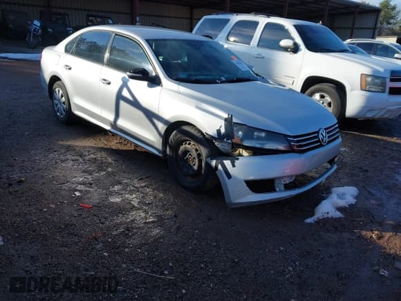 ✅ 2013 Volkswagen Passat S • VIN: 1VWAP7A35DC059211 • Lot: 41285813. Wystawiony na IAAI z przebiegiem Nie podano. Bezpłatny archiwum sprzedaży aukcyjnych z USA i szczegółowy raport historii pojazdu na DreamBid. Zdjęcie 6.