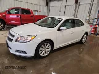 2013 Chevrolet Malibu LT z VIN 1G11E5SA2DF239232, wystawiony jako Copart lot #85692585 z przebiegiem 87 217 mil mil oraz Nie do naprawy • Non repairable. Historia ofert i sprzedaży dostępna na DreamBid. Obrazek 1.