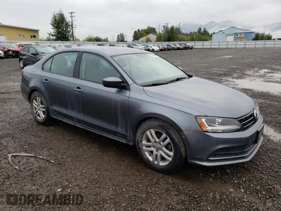 ✅ 2018 Volkswagen Jetta S • VIN: 3VW167AJXJM203797 • Lot: 68464644. Wystawiony na Copart z przebiegiem 70 042 mil. Bezpłatny archiwum sprzedaży aukcyjnych z USA i szczegółowy raport historii pojazdu na DreamBid. Zdjęcie 4.