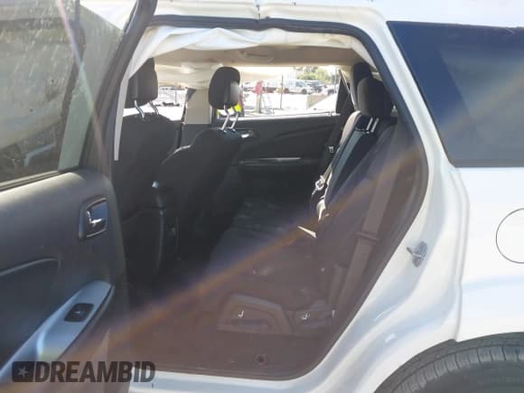 ✅ 2019 Dodge Journey SE • VIN: 3C4PDCBB8KT758578 • Lot: 43363237. Wystawiony na IAAI z przebiegiem 78 746 mil. Bezpłatny archiwum sprzedaży aukcyjnych z USA i szczegółowy raport historii pojazdu na DreamBid. Zdjęcie 8.