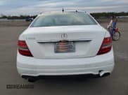 ✅ 2013 Mercedes-Benz C 250 Sport • VIN: WDDGF4HB4DR296819 • Lot: 91027355. Wystawiony na Copart z przebiegiem 65 670 mil. Bezpłatny archiwum sprzedaży aukcyjnych z USA i szczegółowy raport historii pojazdu na DreamBid. Zdjęcie 6.