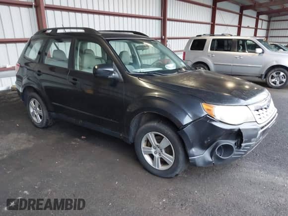 2013 Subaru Forester X с VIN JF2SHABC1DH400091, выставлен на аукционе IAAI как лот 43585501 с пробегом 210 431 миль миль и . История ставок и продаж доступна на DreamBid. Изображение 1.