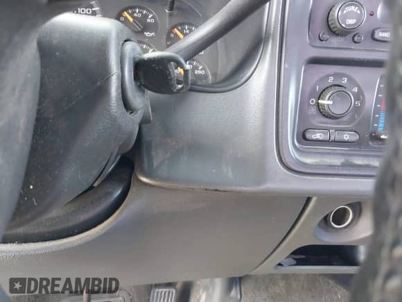 2003 Chevrolet Silverado 1500 LS with VIN 2GCEC19V431106445, listed as a IAAI auction lot 43468884 with 254,572 mi miles and . Bid and sale history available at DreamBid. Image 11.