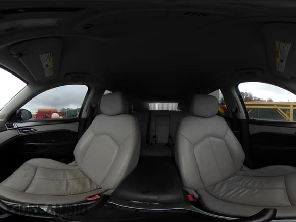 ✅ 2015 Cadillac SRX • VIN: 3GYFNAE30FS515953 • Lot: 40562508. Wystawiony na IAAI z przebiegiem 163 112 mil. Bezpłatny archiwum sprzedaży aukcyjnych z USA i szczegółowy raport historii pojazdu na DreamBid. Zdjęcie 19.