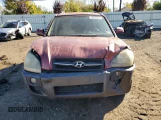 2005 Hyundai Tucson GLS z VIN KM8JN12D75U112964, wystawiony jako Copart lot #75042354 z przebiegiem 77 827 mil mil oraz Szkoda całkowita • Salvage title. Historia ofert i sprzedaży dostępna na DreamBid. Obrazek 5.