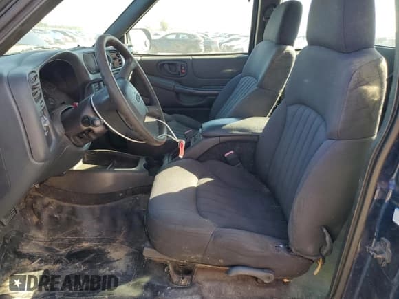 ✅ 2003 Chevrolet S-10 LS • VIN: 1GCCS19X338229243 • Лот: 53605134. Опубликован ранее на Copart с пробегом 204 794 миль. Бесплатный доступ к архиву аукционных продаж из США и подробный отчёт об истории автомобиля на DreamBid. Изображение 7.