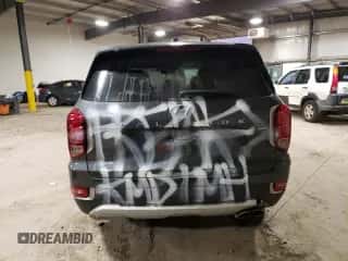 2020 Hyundai Palisade SE z VIN KM8R1DHE0LU030295, wystawiony jako Copart lot #66945072 z przebiegiem Nie podano mil oraz . Historia ofert i sprzedaży dostępna na DreamBid. Obrazek 6.