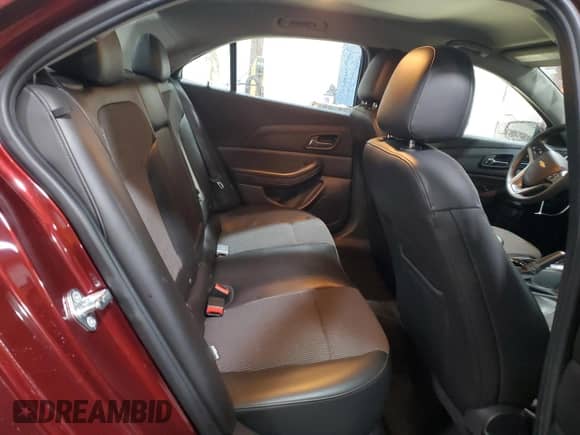 2016 Chevrolet Malibu LT z VIN 1G11C5SAXGF104560, wystawiony jako Copart lot #86468325 z przebiegiem 97 348 mil mil oraz Szkoda całkowita • Salvage title. Historia ofert i sprzedaży dostępna na DreamBid. Obrazek 10.