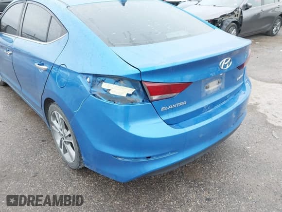 ✅ 2017 Hyundai Elantra SE • VIN: KMHD84LF9HU196537 • Lot: 42433761. Wystawiony na IAAI z przebiegiem 166 684 mil. Bezpłatny archiwum sprzedaży aukcyjnych z USA i szczegółowy raport historii pojazdu na DreamBid. Zdjęcie 6.
