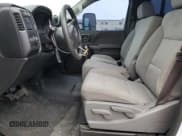 ✅ 2017 Chevrolet Silverado 2500HD Work Truck • VIN: 1GB0CUEG6HZ185168 • Лот: 79904334. Опубликован ранее на Copart с пробегом 164 334 миль. Бесплатный доступ к архиву аукционных продаж из США и подробный отчёт об истории автомобиля на DreamBid. Изображение 7.