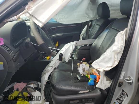 ✅ 2011 Hyundai Santa Fe Limited • VIN: 5XYZK3AB6BG090500 • Lot: 70398164. Listed on Copart with 188,910 mi. Free auction sales archive from the USA and detailed vehicle history report at DreamBid. Image 7.