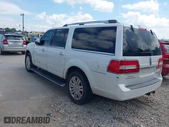 ✅ 2011 Lincoln Navigator • VIN: 5LMJJ3H56BEJ01271 • Lot: 42678027. Listed on IAAI with 260,751 mi. Free auction sales archive from the USA and detailed vehicle history report at DreamBid. Image 3.
