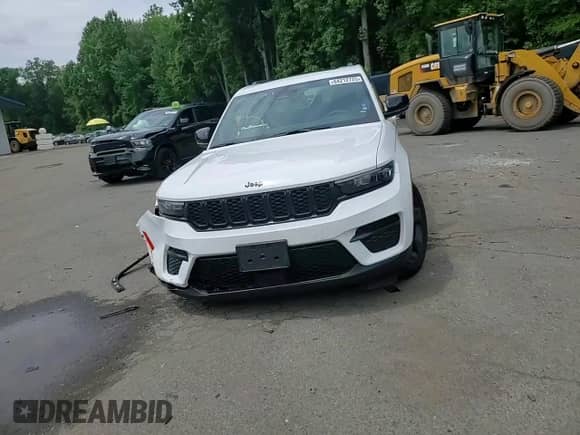 2023 Jeep Grand Cherokee Altitude X with VIN 1C4RJHAG2P8882976, listed as a Copart auction lot 64212725 with 28,574 mi miles and Salvage title. Bid and sale history available at DreamBid. Image 14.