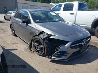 ✅ 2019 Mercedes-Benz A 220 • VIN: WDD3G4FB2KW002279 • Лот: 42800353. Опубликован ранее на IAAI с пробегом 71 758 миль. Бесплатный доступ к архиву аукционных продаж из США и подробный отчёт об истории автомобиля на DreamBid. Изображение 1.