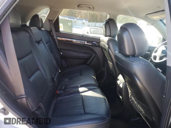 ✅ 2014 Kia Sorento LX • VIN: 5XYKT4A61EG537536 • Lot: 90756825. Listed on Copart with 153,189 mi. Free auction sales archive from the USA and detailed vehicle history report at DreamBid. Image 11.