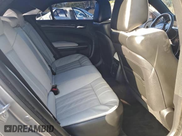 ✅ 2017 Chrysler 300 S • VIN: 2C3CCABGXHH553853 • Lot: 95307145. Listed on Copart with 107,017 mi. Free auction sales archive from the USA and detailed vehicle history report at DreamBid. Image 10.