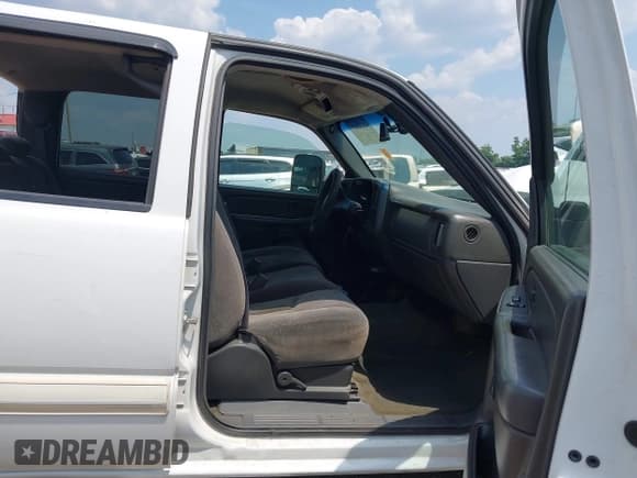 ✅ 2006 Chevrolet Silverado 2500HD LT3 • VIN: 1GCHK23D86F179644 • Лот: 42412017. Опубликован ранее на IAAI с пробегом 431 521 миль. Бесплатный доступ к архиву аукционных продаж из США и подробный отчёт об истории автомобиля на DreamBid. Изображение 5.