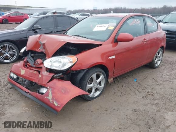 ✅ 2008 Hyundai Accent SE • VIN: KMHCN36C58U070319 • Лот: 42010544. Опубликован ранее на IAAI с пробегом 118 487 миль. Бесплатный доступ к архиву аукционных продаж из США и подробный отчёт об истории автомобиля на DreamBid. Изображение 2.