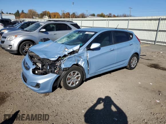 ✅ 2013 Hyundai Accent GS • VIN: KMHCT5AE0DU129829 • Лот: 77305624. Опубликован ранее на Copart с пробегом Не указан. Бесплатный доступ к архиву аукционных продаж из США и подробный отчёт об истории автомобиля на DreamBid. Изображение 1.