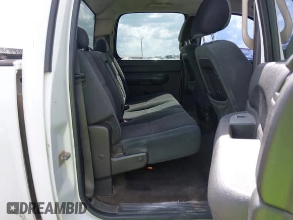 ✅ 2008 Chevrolet Silverado 1500 1LT • VIN: 3GCEC13J98G295808 • Lot: 43534433. Wystawiony na IAAI z przebiegiem 285 031 mil. Bezpłatny archiwum sprzedaży aukcyjnych z USA i szczegółowy raport historii pojazdu na DreamBid. Zdjęcie 8.