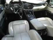 ✅ 2019 Alfa Romeo Giulia • VIN: ZARFAMAN0K7598552 • Lot: 81636325. Wystawiony na Copart z przebiegiem 96 758 mil. Bezpłatny archiwum sprzedaży aukcyjnych z USA i szczegółowy raport historii pojazdu na DreamBid. Zdjęcie 8.