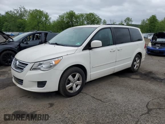 ✅ 2011 Volkswagen Routan SE • VIN: 2V4RW3DG8BR668268 • Lot: 57986125. Listed on Copart with 81,291 mi. Free auction sales archive from the USA and detailed vehicle history report at DreamBid. Image 1.