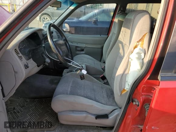 ✅ 1999 Ford Explorer XL • VIN: 1FMDU32X2XZA04196 • Lot: 59760255. Wystawiony na Copart z przebiegiem 191 311 mil. Bezpłatny archiwum sprzedaży aukcyjnych z USA i szczegółowy raport historii pojazdu na DreamBid. Zdjęcie 7.