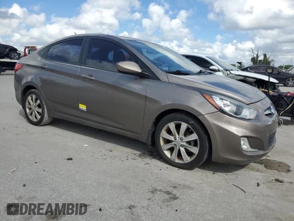 ✅ 2013 Hyundai Accent GLS • VIN: KMHCU4AEXDU424007 • Лот: 72331164. Опубликован ранее на Copart с пробегом 83 266 миль. Бесплатный доступ к архиву аукционных продаж из США и подробный отчёт об истории автомобиля на DreamBid. Изображение 4.