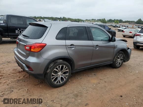 ✅ 2018 Mitsubishi Outlander ES • VIN: JA4AP3AU3JU019911 • Lot: 70551545. Wystawiony na Copart z przebiegiem 60 854 mil. Bezpłatny archiwum sprzedaży aukcyjnych z USA i szczegółowy raport historii pojazdu na DreamBid. Zdjęcie 3.