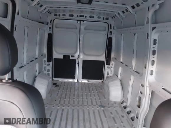 ✅ 2024 Ram ProMaster Cargo Tradesman • VIN: 3C6LRVDG3RE139980 • Lot: 43818979. Wystawiony na IAAI z przebiegiem 25 172 mil. Bezpłatny archiwum sprzedaży aukcyjnych z USA i szczegółowy raport historii pojazdu na DreamBid. Zdjęcie 8.