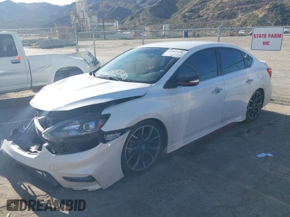 ✅ 2018 Nissan Sentra SR Turbo • VIN: 3N1CB7AP4JY232610 • Lot: 41865598. Wystawiony na IAAI z przebiegiem 95 923 mil. Bezpłatny archiwum sprzedaży aukcyjnych z USA i szczegółowy raport historii pojazdu na DreamBid. Zdjęcie 17.