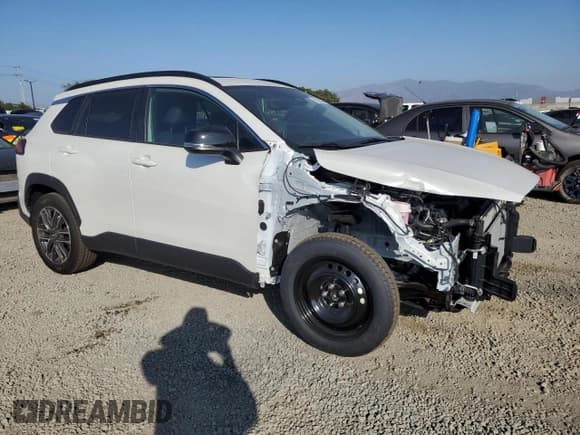 ✅ 2026 Toyota Corolla Cross XLE • VIN: 7MUDAABG0TV150339 • Лот: 91928275. Опубликован ранее на Copart с пробегом 1 034 миль. Бесплатный доступ к архиву аукционных продаж из США и подробный отчёт об истории автомобиля на DreamBid. Изображение 4.