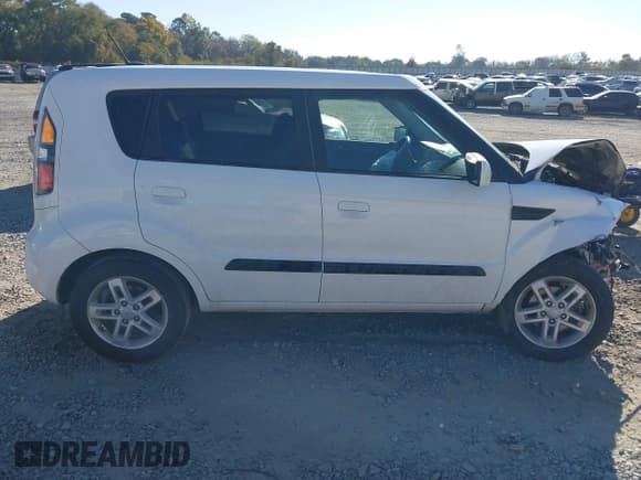✅ 2010 Kia Soul + • VIN: KNDJT2A23A7701874 • Лот: 43644955. Опубликован ранее на IAAI с пробегом 165 351 миль. Бесплатный доступ к архиву аукционных продаж из США и подробный отчёт об истории автомобиля на DreamBid. Изображение 14.