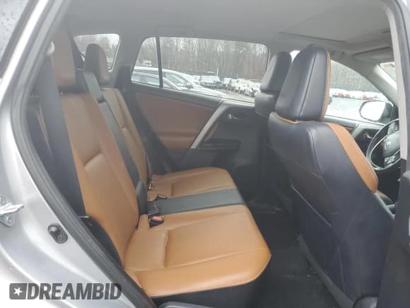 ✅ 2017 Toyota RAV4 Limited • VIN: 2T3DFREV0HW581306 • Lot: 92101235. Wystawiony na Copart z przebiegiem Nie podano. Bezpłatny archiwum sprzedaży aukcyjnych z USA i szczegółowy raport historii pojazdu na DreamBid. Zdjęcie 11.