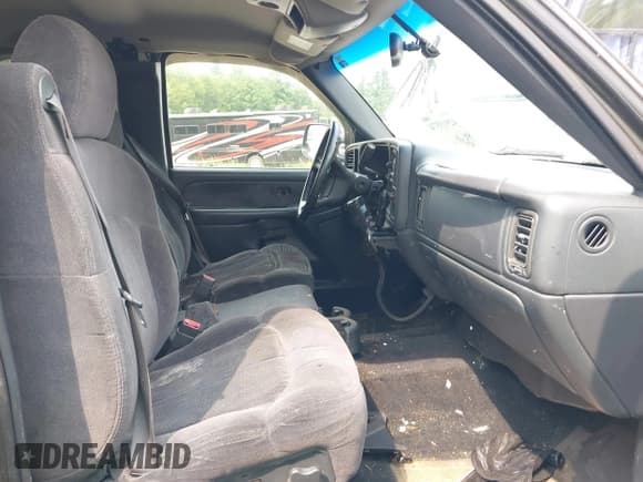 ✅ 2002 Chevrolet Silverado 2500HD LS • VIN: 1GCHC29142E259923 • Lot: 42919374. Listed on IAAI with 236,789 mi. Free auction sales archive from the USA and detailed vehicle history report at DreamBid. Image 5.