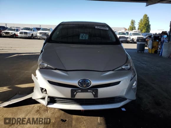 ✅ 2016 Toyota Prius Three Touring • VIN: JTDKARFUXG3008717 • Lot: 81805325. Wystawiony na Copart z przebiegiem 240 737 mil. Bezpłatny archiwum sprzedaży aukcyjnych z USA i szczegółowy raport historii pojazdu na DreamBid. Zdjęcie 5.
