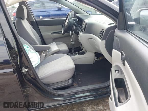 ✅ 2011 Hyundai Accent GLS • VIN: KMHCN4AC4BU607606 • Лот: 42339450. Опубликован ранее на IAAI с пробегом 127 860 миль. Бесплатный доступ к архиву аукционных продаж из США и подробный отчёт об истории автомобиля на DreamBid. Изображение 5.