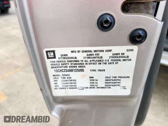 ✅ 2006 Chevrolet Silverado 2500HD Work Truck • VIN: 1GCHC23U66F225095 • Лот: 81761925. Опубликован ранее на Copart с пробегом 355 706 миль. Бесплатный доступ к архиву аукционных продаж из США и подробный отчёт об истории автомобиля на DreamBid. Изображение 12.