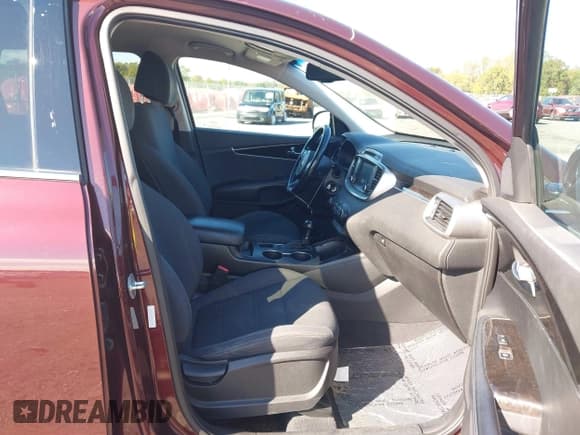 ✅ 2017 Kia Sorento LX • VIN: 5XYPGDA55HG229856 • Лот: 43409734. Опубликован ранее на IAAI с пробегом 109 522 миль. Бесплатный доступ к архиву аукционных продаж из США и подробный отчёт об истории автомобиля на DreamBid. Изображение 5.