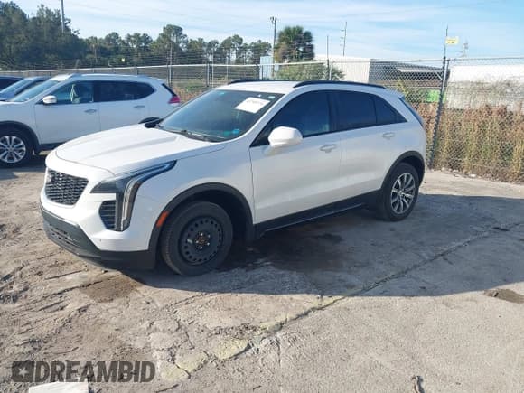 ✅ 2020 Cadillac XT4 FWD Sport • VIN: 1GYFZER43LF076651 • Lot: 43795774. Wystawiony na IAAI z przebiegiem 9 700 mil. Bezpłatny archiwum sprzedaży aukcyjnych z USA i szczegółowy raport historii pojazdu na DreamBid. Zdjęcie 17.