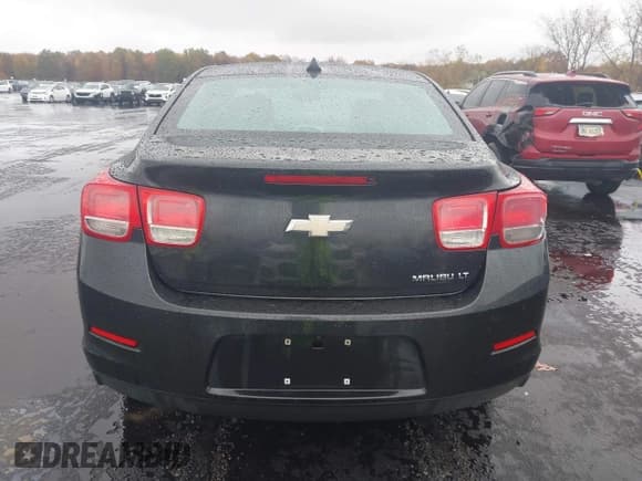 ✅ 2014 Chevrolet Malibu LT • VIN: 1G11C5SL9EF148824 • Lot: 43585397. Listed on IAAI with 212,358 mi. Free auction sales archive from the USA and detailed vehicle history report at DreamBid. Image 16.