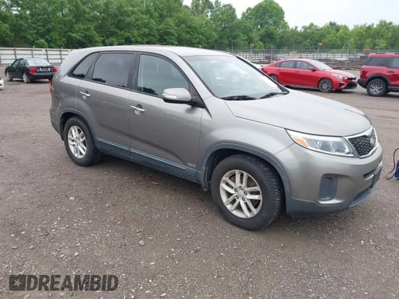 ✅ 2014 Kia Sorento LX • VIN: 5XYKTCA63EG503298 • Лот: 42372695. Опубликован ранее на IAAI с пробегом 106 711 миль. Бесплатный доступ к архиву аукционных продаж из США и подробный отчёт об истории автомобиля на DreamBid. Изображение 1.