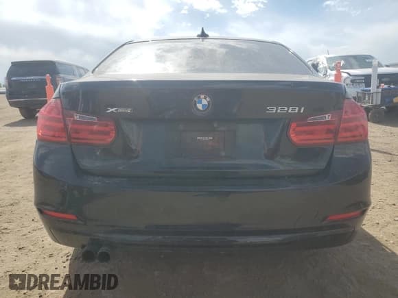 ✅ 2014 BMW 3 Series 328i xDrive • VIN: WBA3B3C53EJ980919 • Lot: 58176065. Wystawiony na Copart z przebiegiem 141 103 mil. Bezpłatny archiwum sprzedaży aukcyjnych z USA i szczegółowy raport historii pojazdu na DreamBid. Zdjęcie 6.